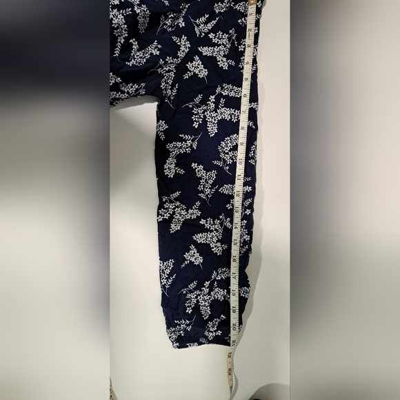 Gap Long Sleeve Surplice Faux Wrap Blue and White Floral Print Dress Size Medium - Picture 6 of 9